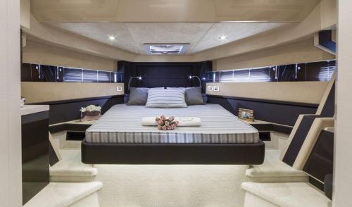 08_Cranchi_60HT_INT_03-ndg6hq15coh256qsslzx7aqrt5x33evtl5ayr4v548