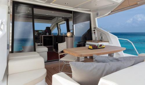 Sixty_HT_01-2-mv7qj9i6lz8c5593y1lsa7oloun72kj6xby5v11u3s