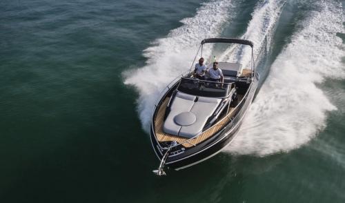 cranchi_end30_lake-0869-nh47bw9v5gg7i9ah9yt11re7p7329xngy9ymlvyt9k